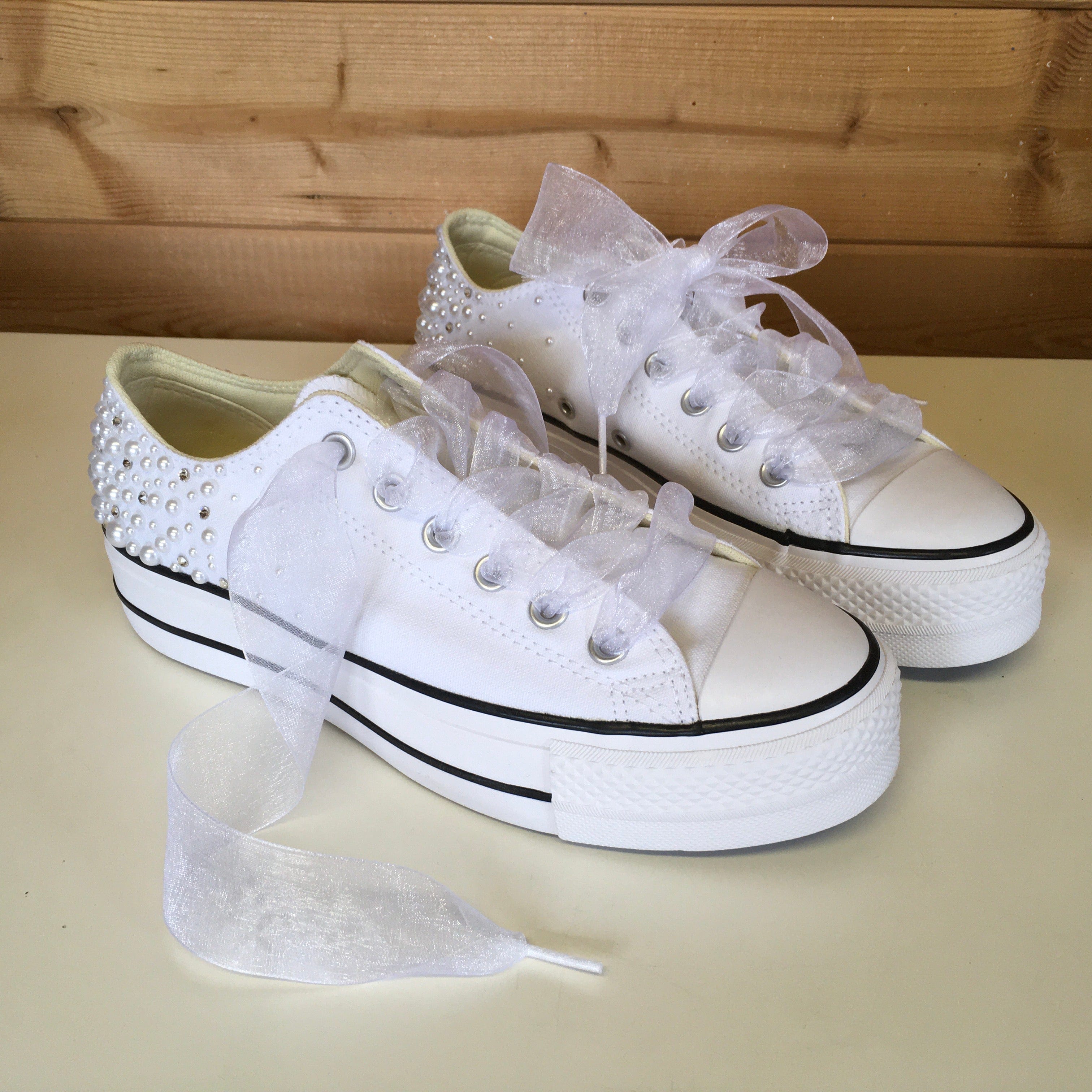 White ribbon hot sale for converse