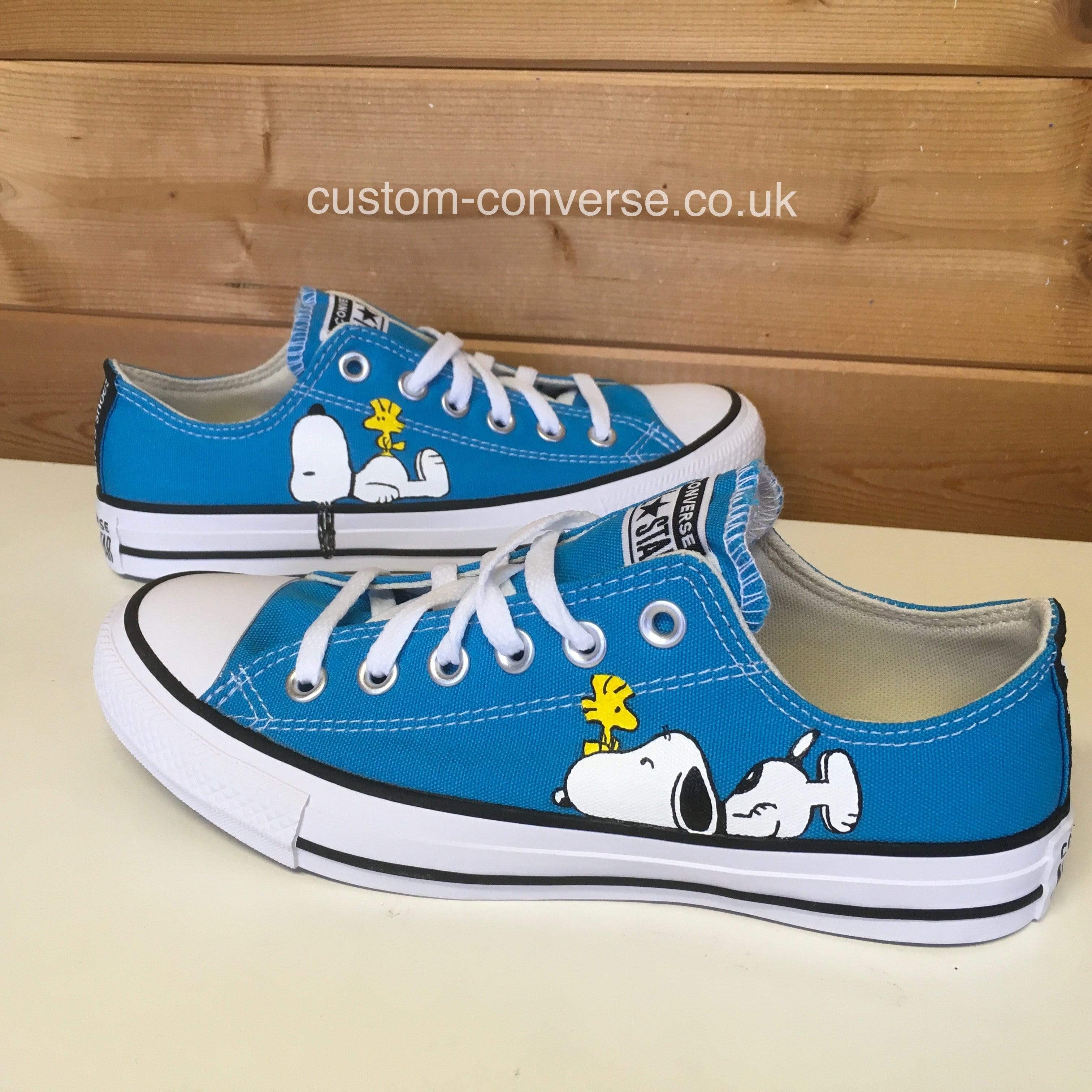 Snoopy on sale shoes converse