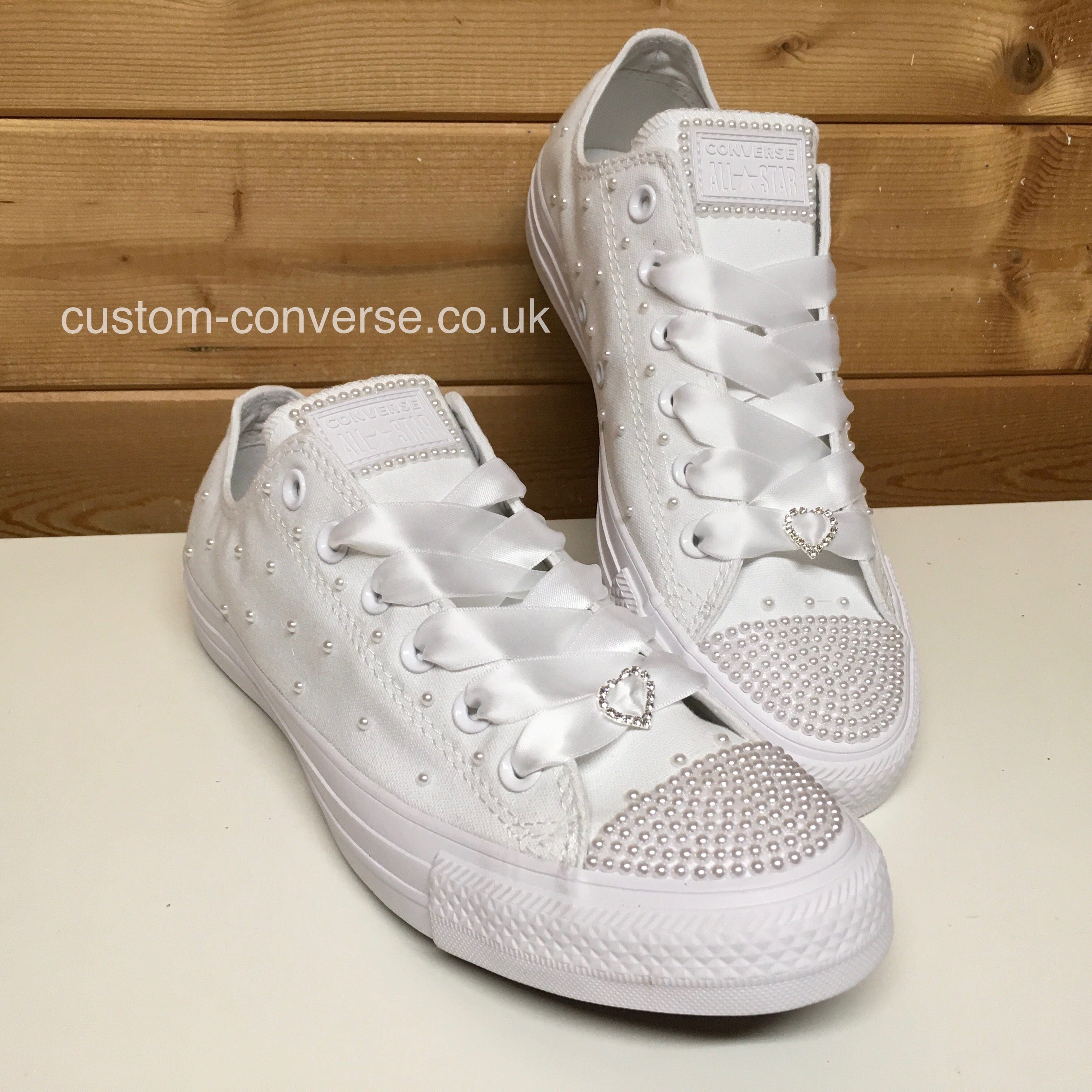 White converse on sale with diamonds